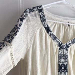Anthropologie, Akemi + Kin, embroidery boho top, S